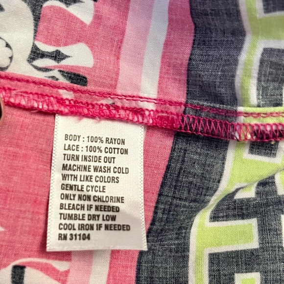 Crown & Ivy Women’s geometric and elephant‎ pink patterned blouse, size 3X EUC - Picture 2 of 5